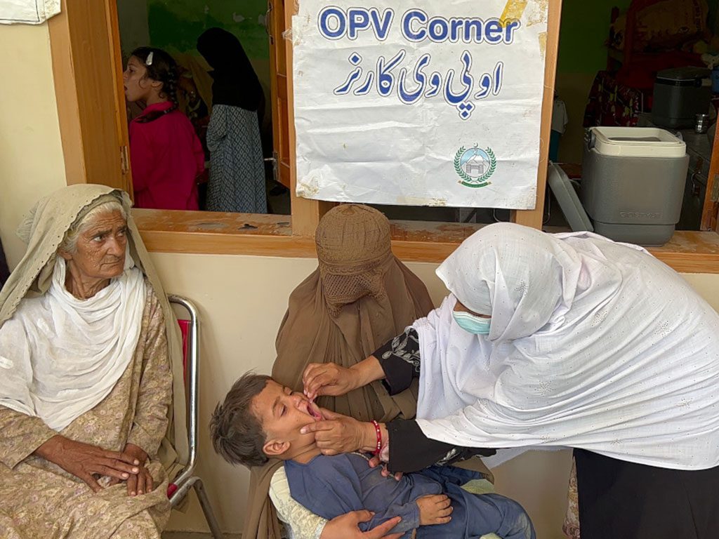 Pakistan polio infrastructure continues support flood relief